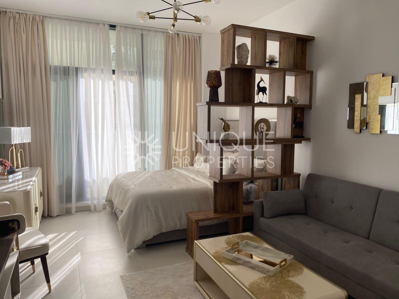 Stylish Modern Studio | Pool View |Prime Residence