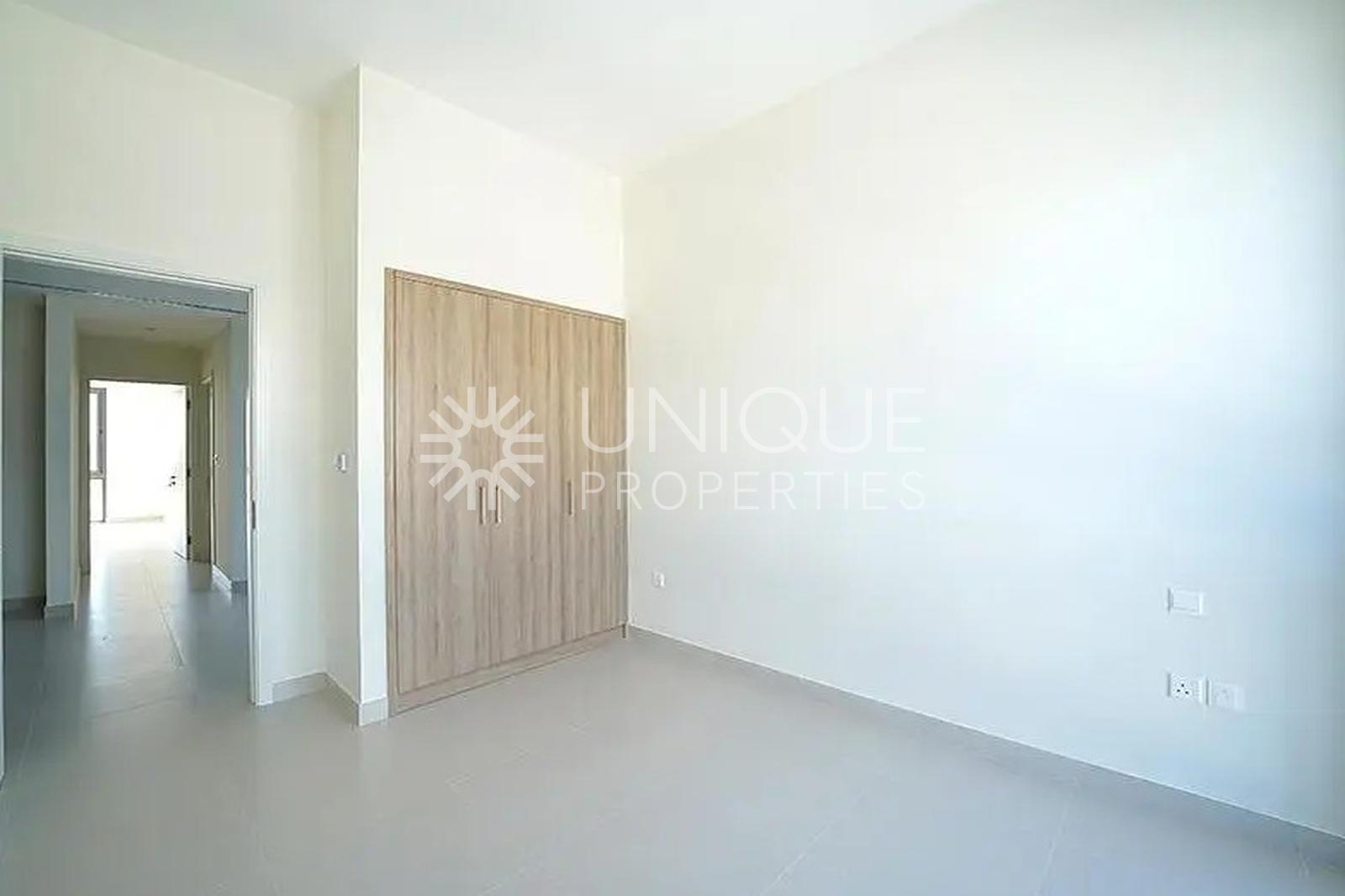 Rented | Single Row | Vatsu Compliance