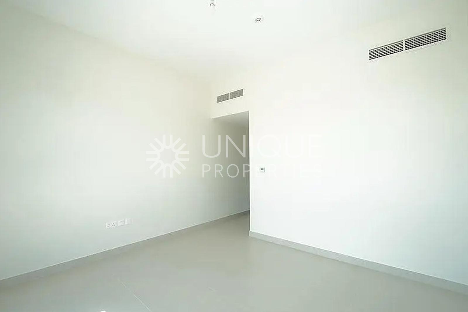 Rented | Single Row | Vatsu Compliance