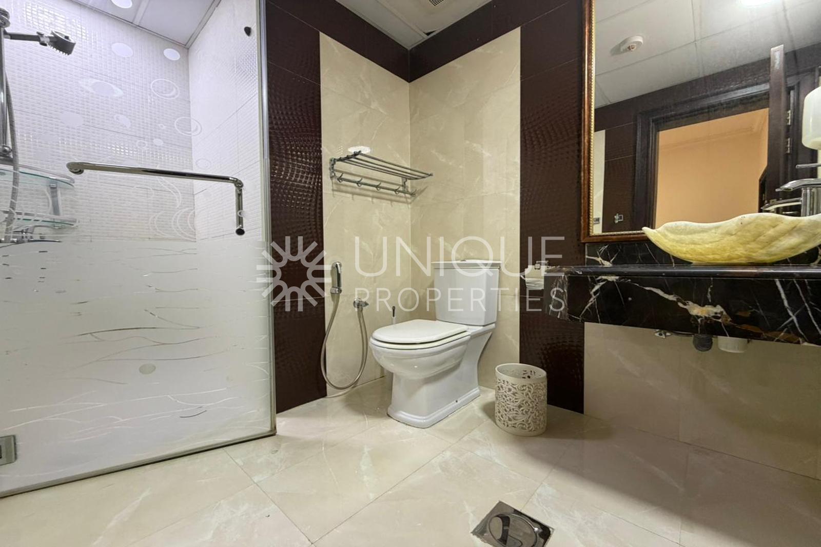 Luxury 5 Bed Villa | Private Pool | Umm Suqeim