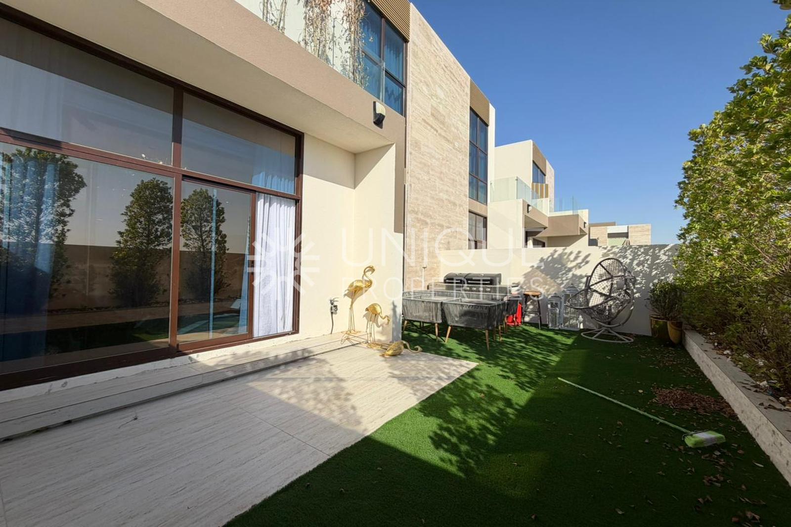 Modern 4 Bedroom Villa | Close to Downtown Dubai