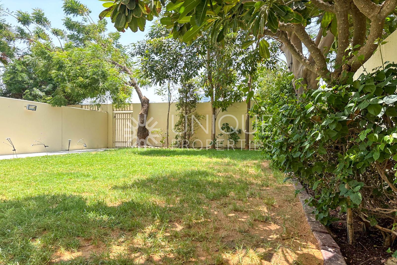 Lake View | Partial Renovated | Type 3M