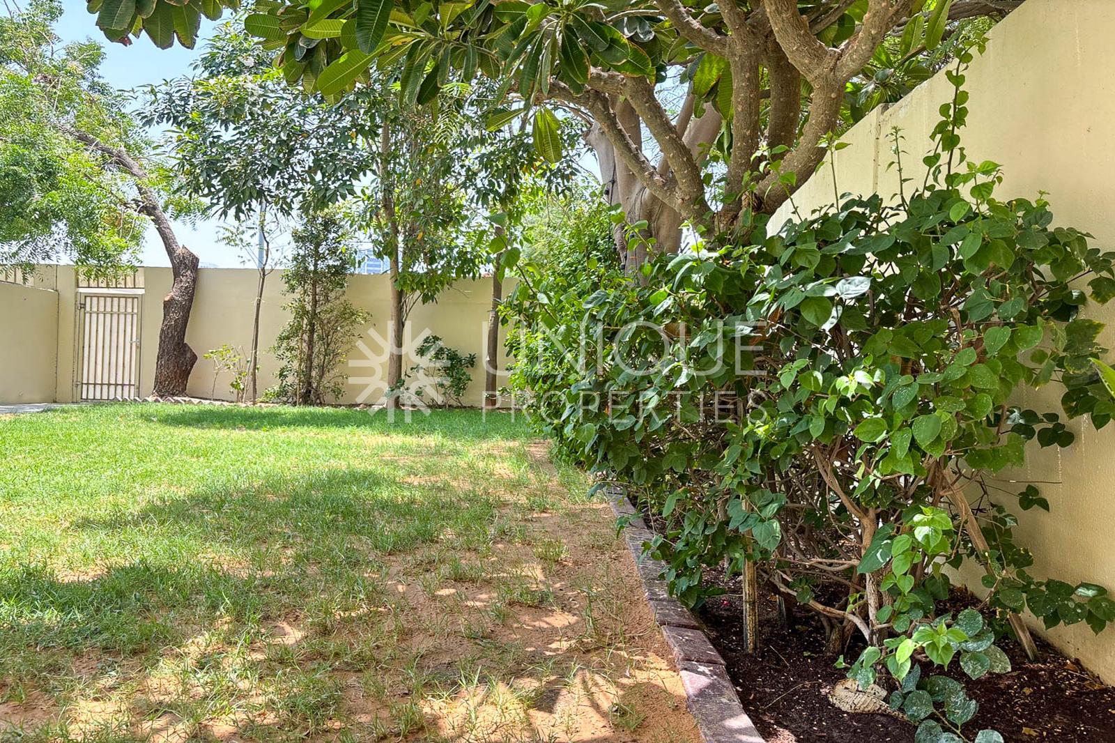 Lake View | Partial Renovated | Type 3M