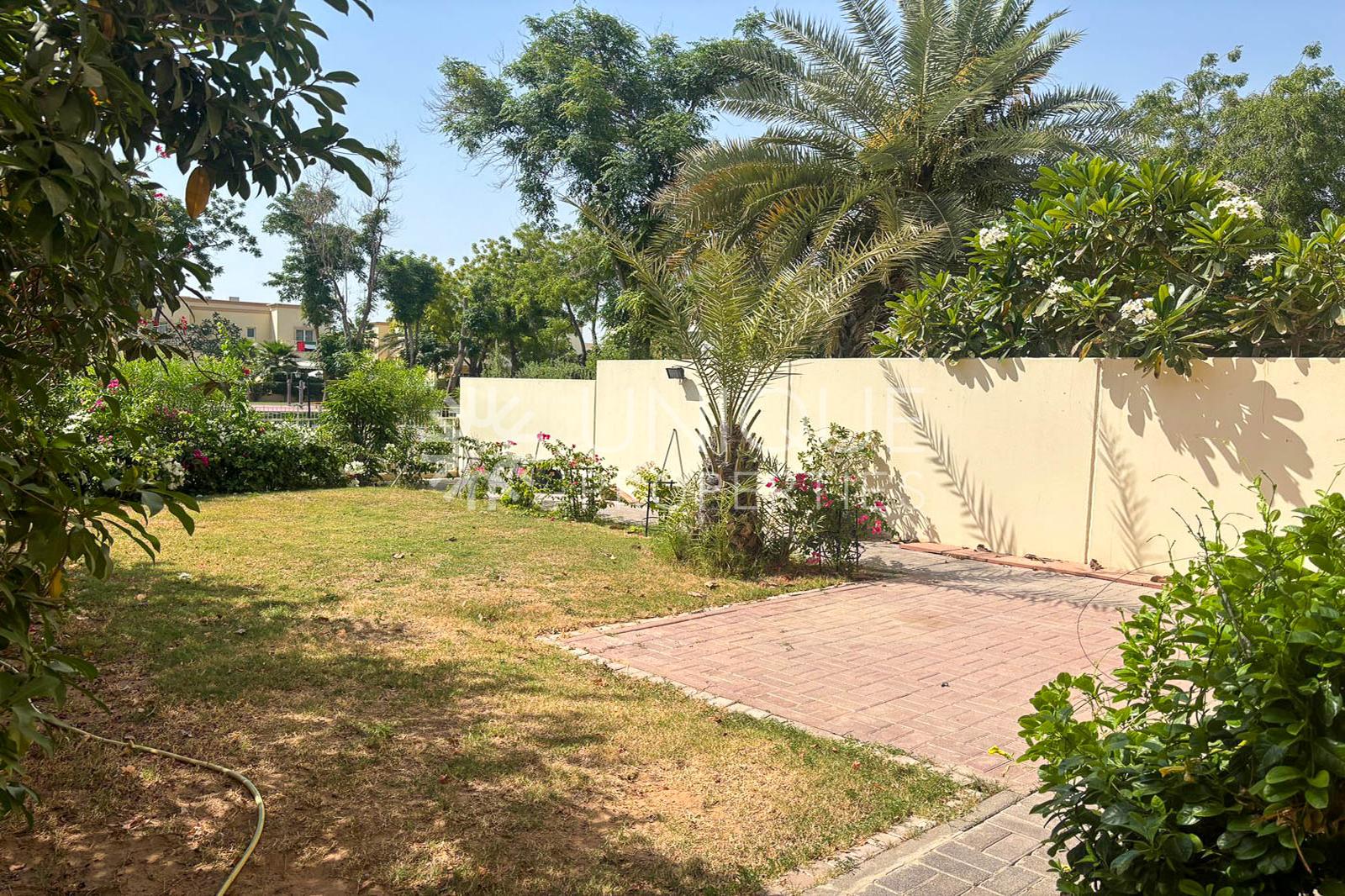 Lake View | Upgraded | Perfect Location
