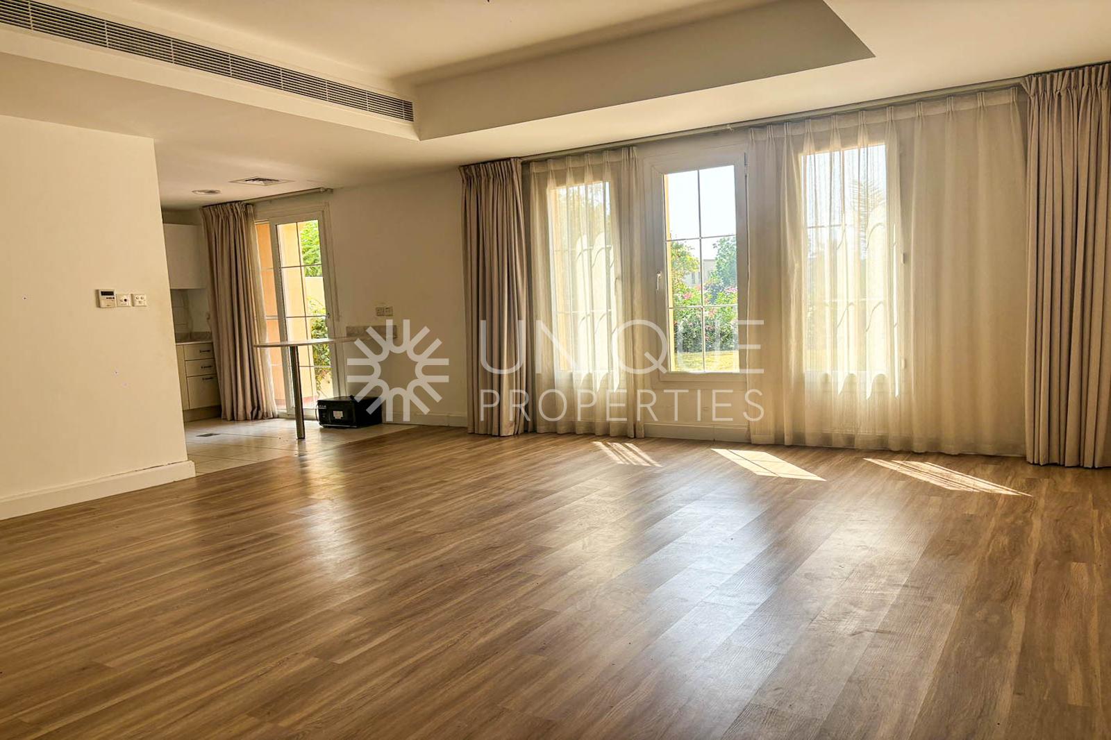 Lake View | Upgraded | Perfect Location