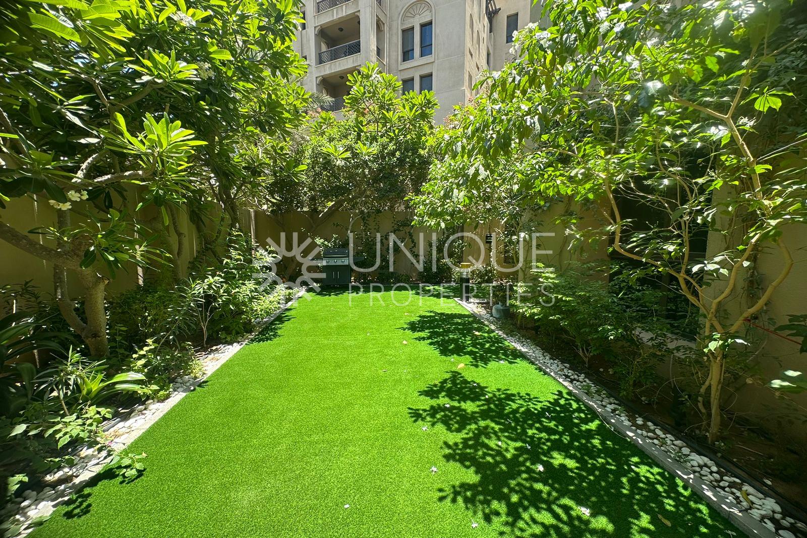 Unique 2 Bedroom Residence | Private Garden