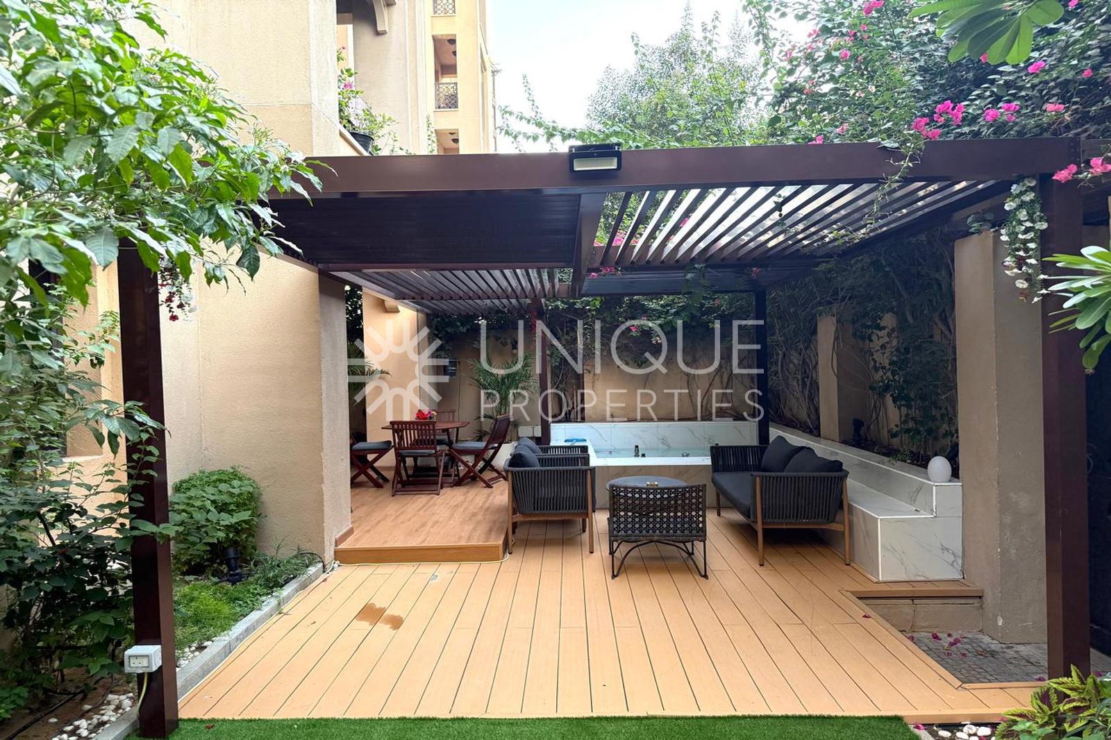 Unique 2 Bedroom Residence | Private Garden