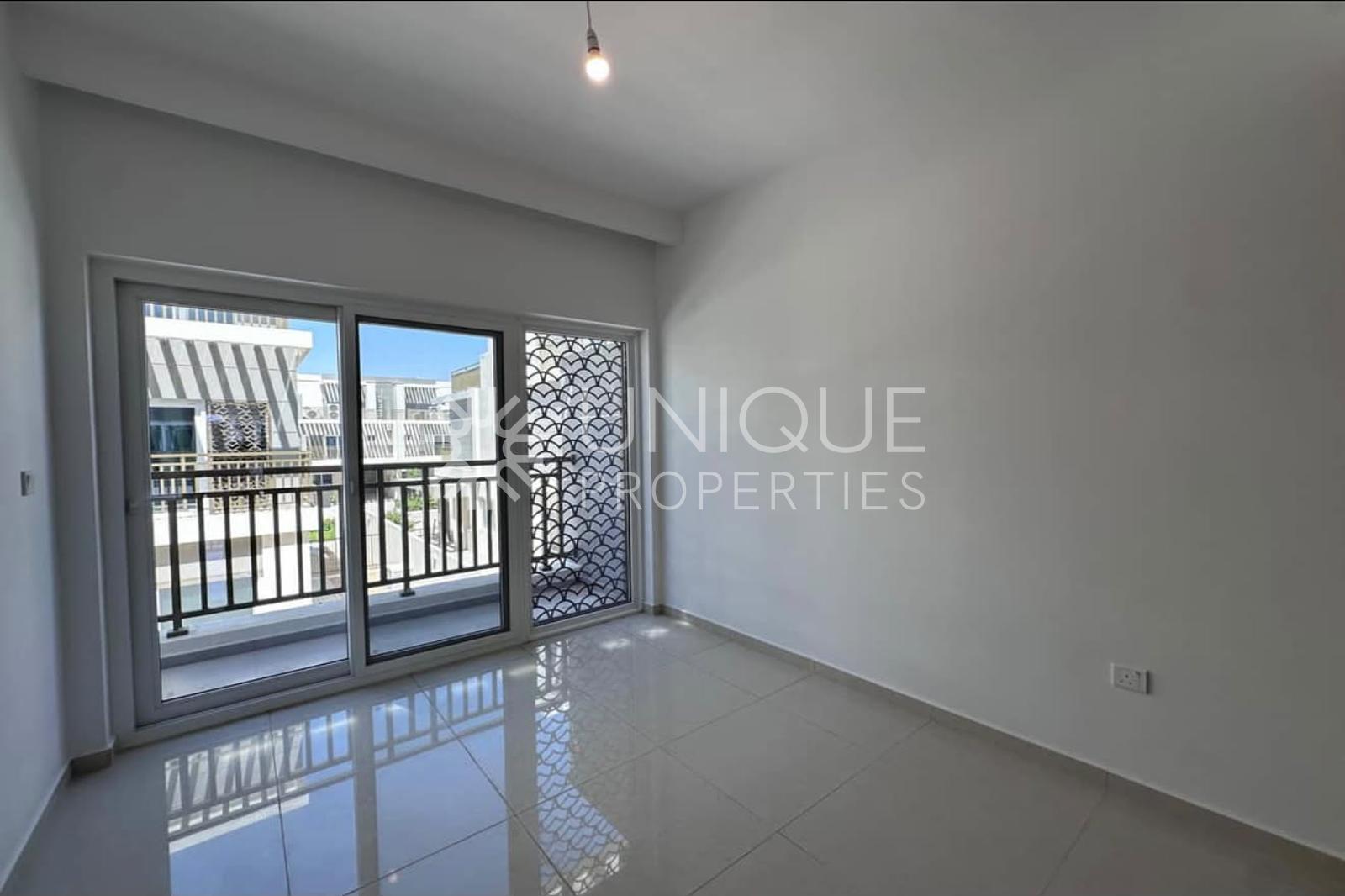 Vacant  |  Spacious  |  Family Living