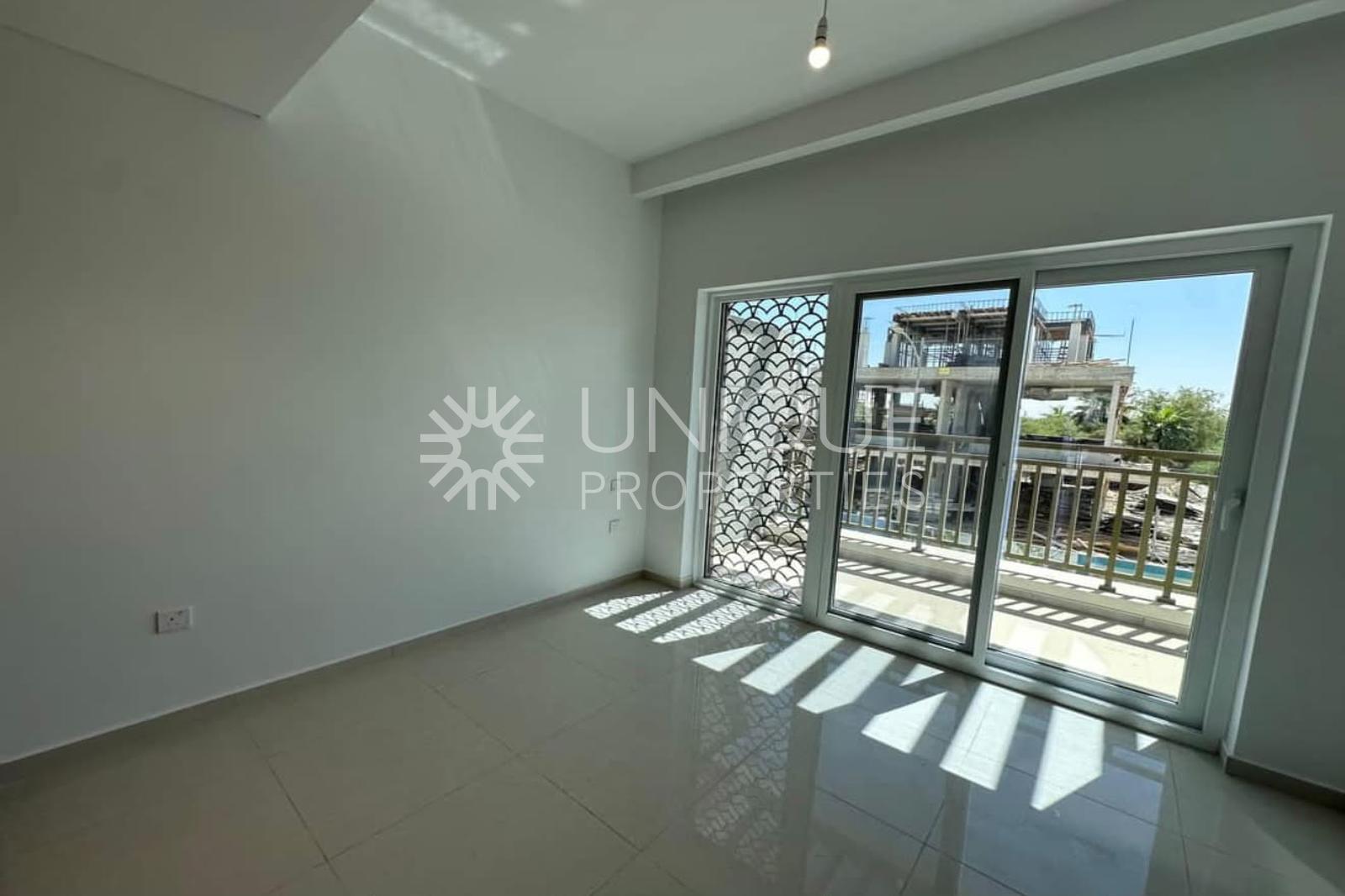 Vacant  |  Spacious  |  Family Living