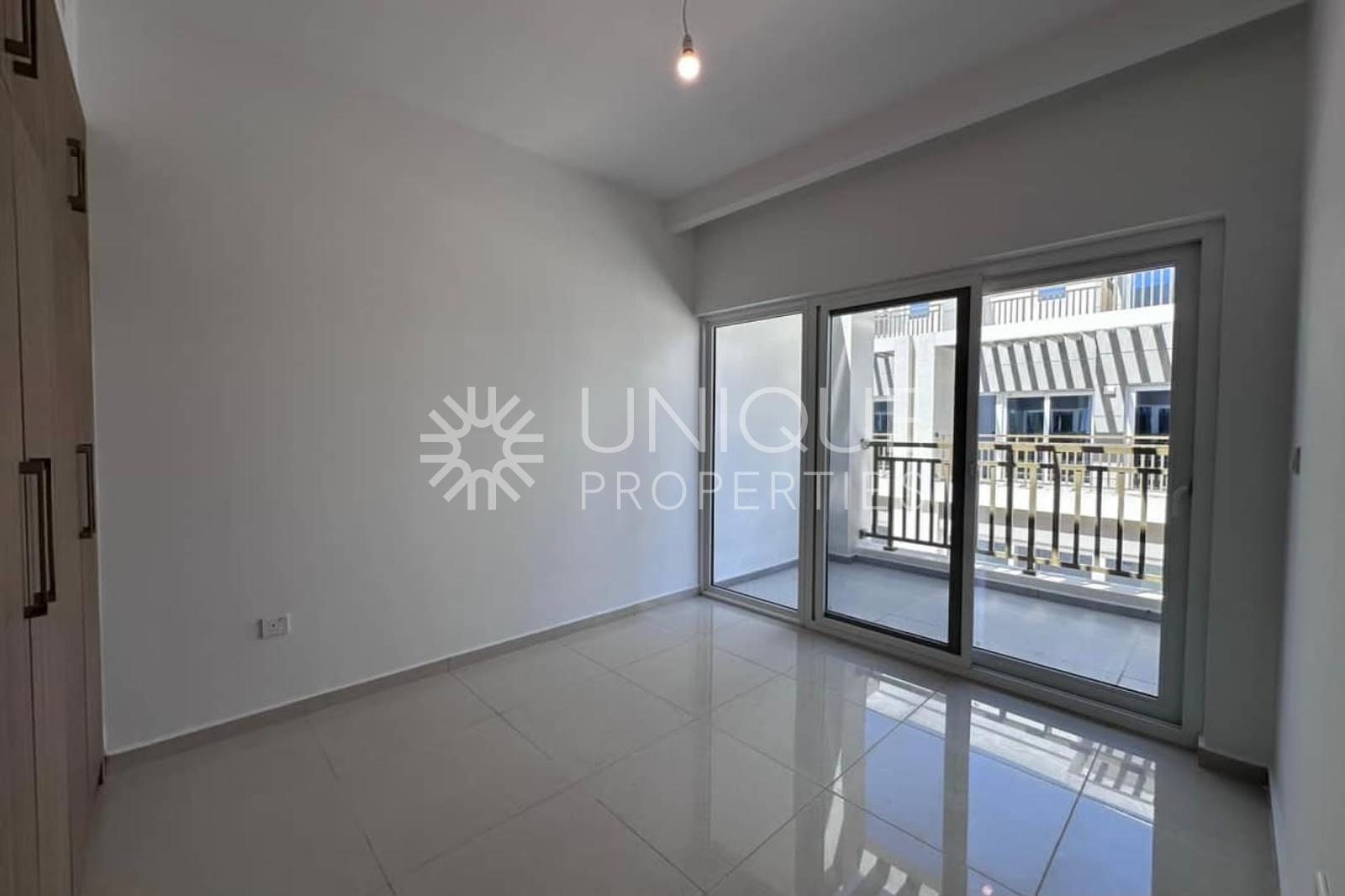 Vacant  |  Spacious  |  Family Living